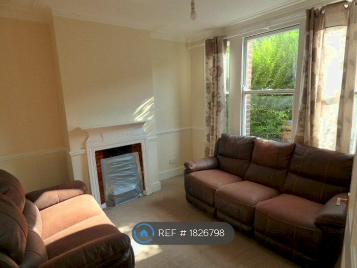 2 Bedroom Flat To Rent In Hitcham Road, Walthamstow, E17