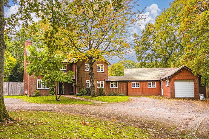 4 Bedroom Detached House For Sale In Woodland Rise, Studham, Dunstable, Central Bedfordshire, LU6