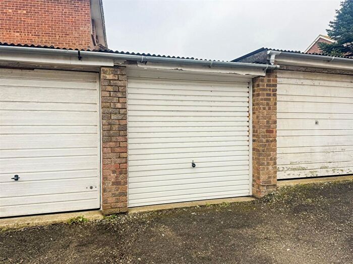 Garage / Parking To Rent In New Park Avenue, Bexhill-On-Sea, TN40