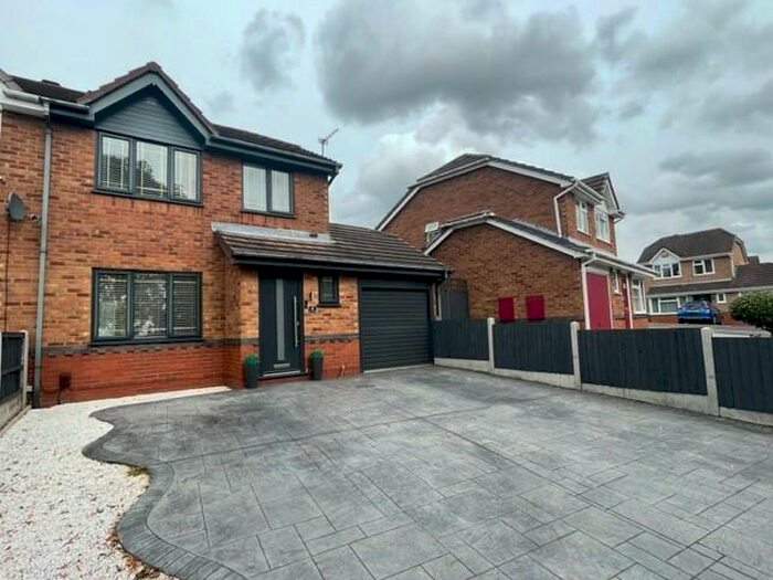 3 Bedroom Semi-Detached House To Rent In Alsager Close, Oakwood, DE21