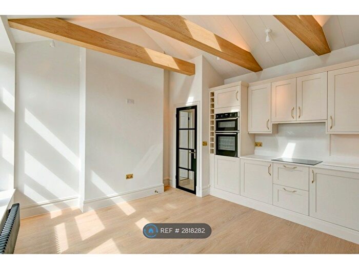 2 Bedroom Flat To Rent In North St, Bristol, BS3