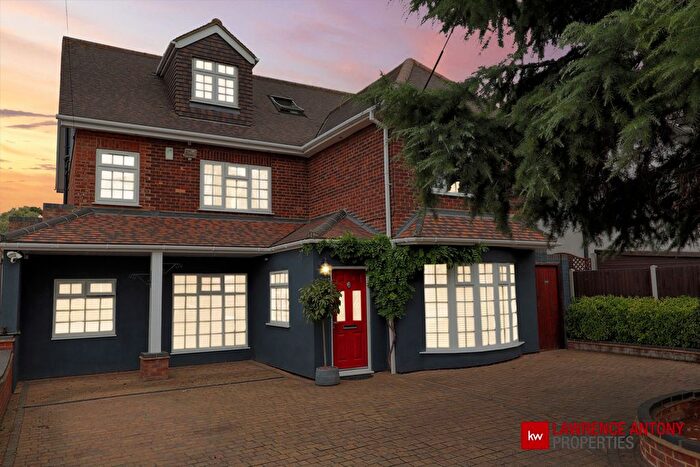 5 Bedroom Detached House For Sale In Rawreth Lane, Rayleigh, SS6