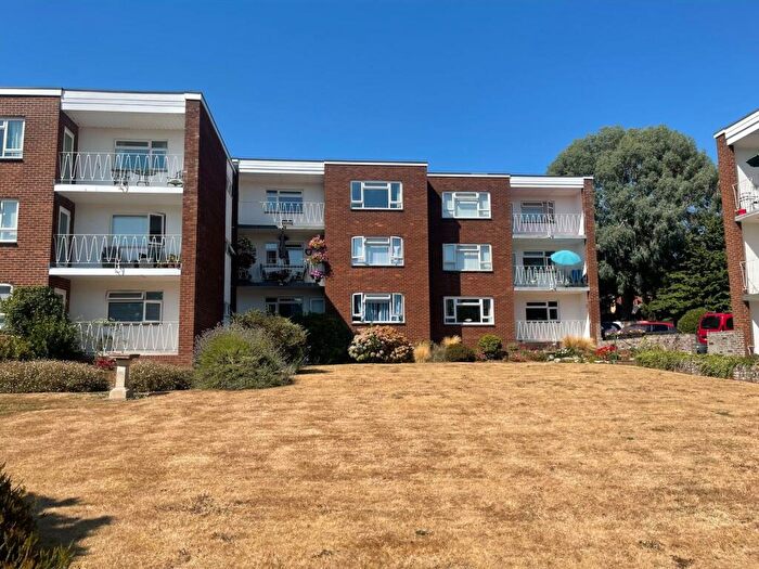 2 Bedroom Flat For Sale In Douglas Avenue, Exmouth, EX8