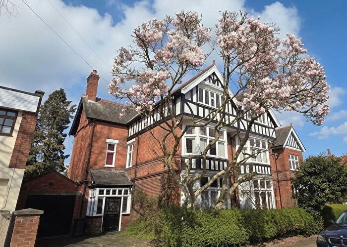 6 Bedroom Semi-Detached House For Sale In St. Johns Road, Leicester, LE2