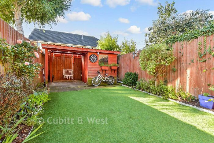 2 Bedroom Terraced House For Sale In Bristow Road, Beddington, Surrey, CR0