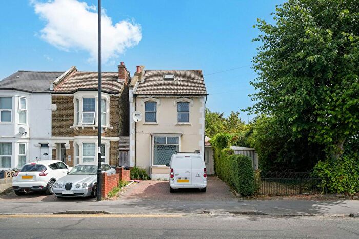 4 Bedroom Detached House For Sale In Parchmore Road, Thornton Heath, CR7