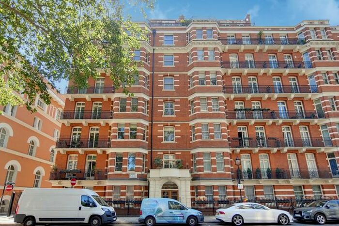 4 Bedroom Flat To Rent In Evelyn Mansions, Carlisle Place, Westminster, London, SW1P