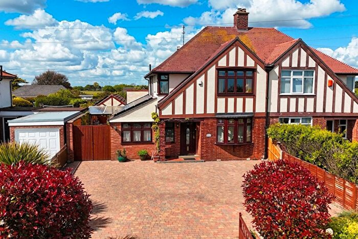 4 Bedroom Semi Detached House For Sale In Warren Road, Gorleston, Great Yarmouth, NR31
