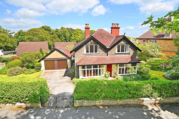 4 Bedroom Detached House For Sale In Warwick Crescent, Harrogate, HG2