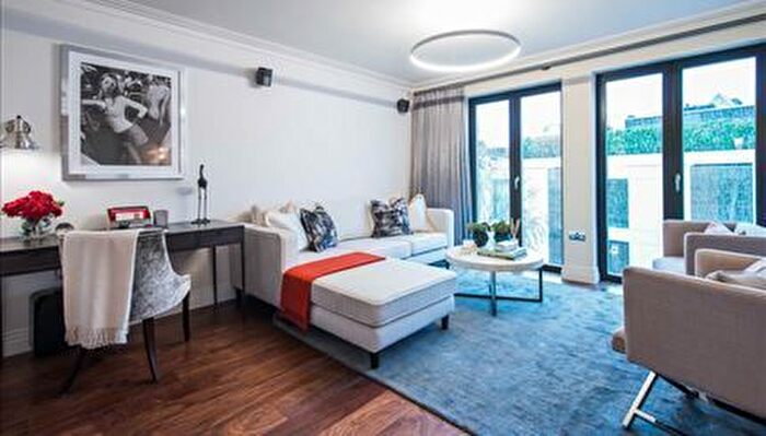 2 Bedroom Flat To Rent In Fulham Road, London, SW3