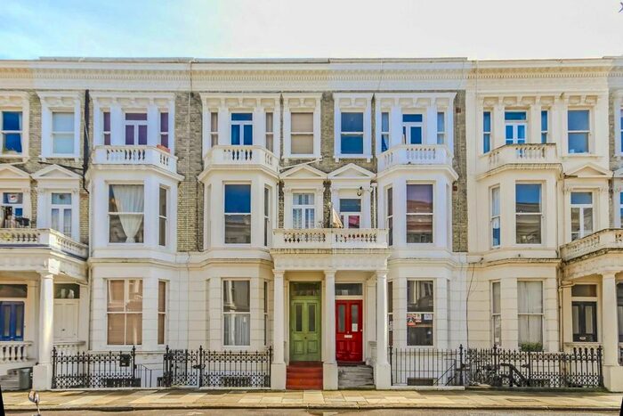 2 Bedroom Flat To Rent In Fairholme Road, London, W14