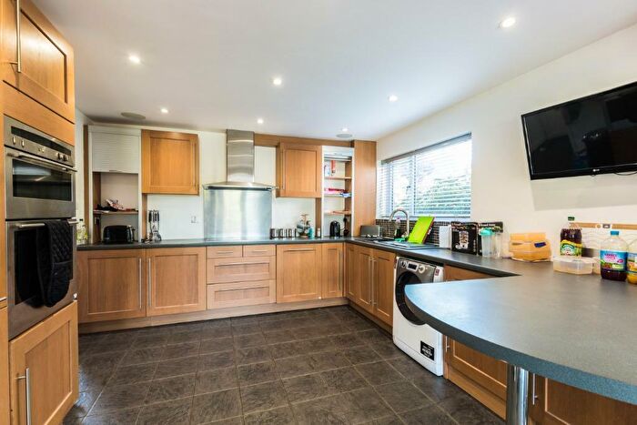4 Bedroom Detached House To Rent In Cheviot Close, Newbury, RG14