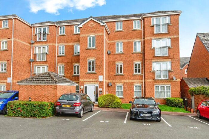 2 Bedroom Flat For Sale In Harper Grove, Tipton, West Midlands, DY4