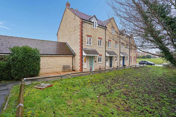 3 Bedroom End Of Terrace House For Sale In Farm Piece, Stanford In The Vale, SN7