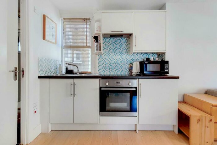 1 Bedroom Flat To Rent In Cavendish Road, Balham, London, SW12