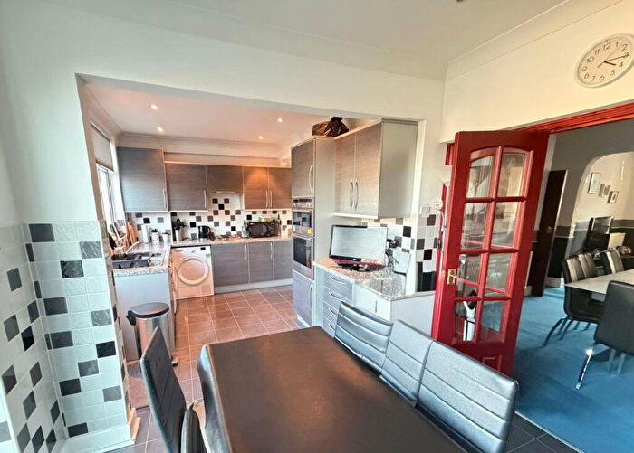 4 Bedroom Terraced House For Sale In Castleview Gardens, Redbridge, IG1