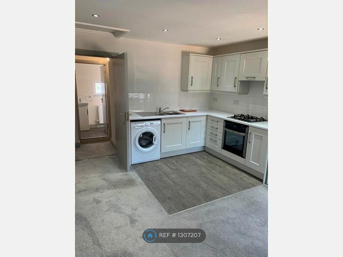 2 Bedroom Flat To Rent In Church Street, Lutterworth, LE17