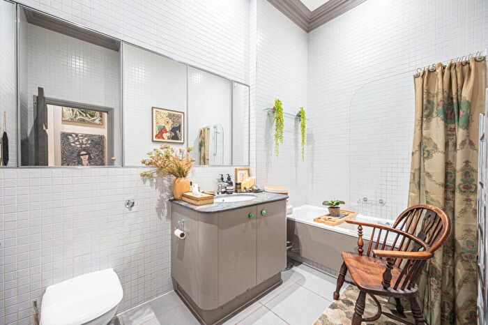 2 Bedroom Flat For Sale In Grosvenor House, Hampstead, London, NW3