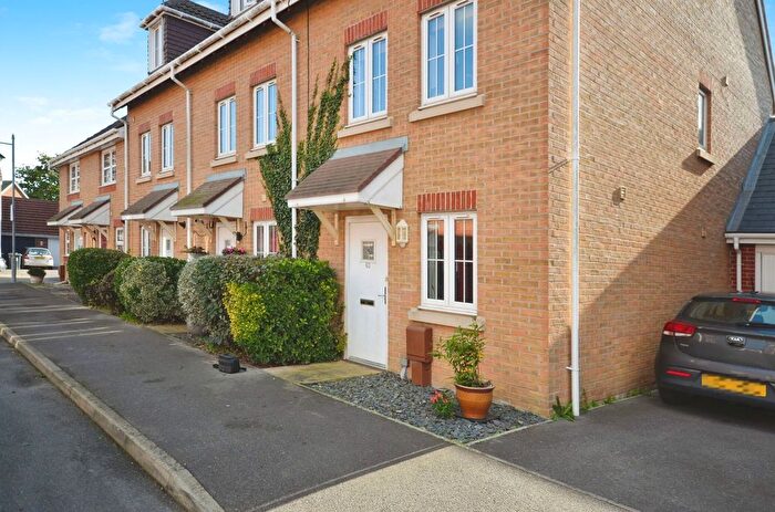 4 Bedroom Terraced House For Sale In Osborne Way, Rose Green, PO21
