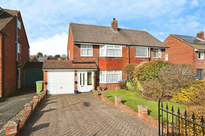 3 Bedroom Semi-Detached House For Sale In Arundel Drive, Fareham, PO16