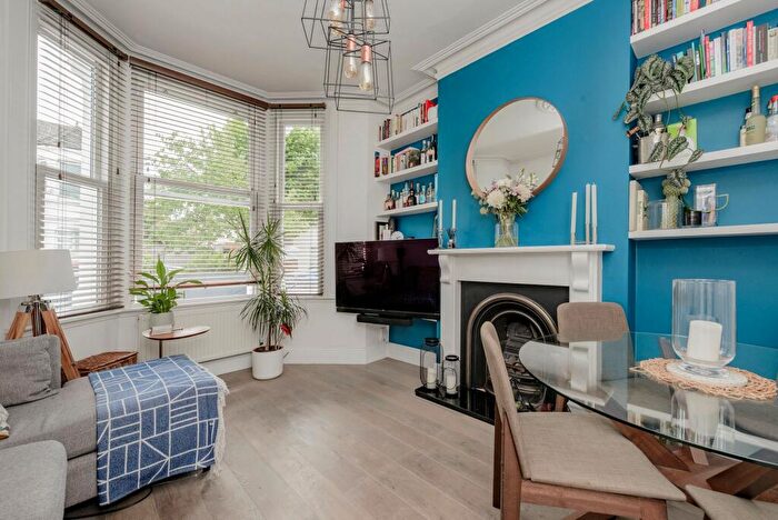 2 Bedroom Flat For Sale In Pember Road, Kensal Rise, NW10