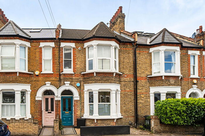 2 Bedroom Apartment For Sale In Leahurst Road, Hither Green, SE13