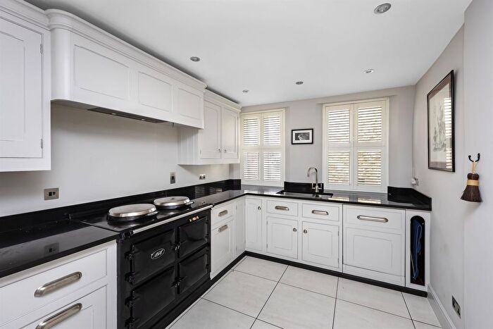 4 Bedroom Cottage For Sale In High Street, Amberley, West Sussex, BN18