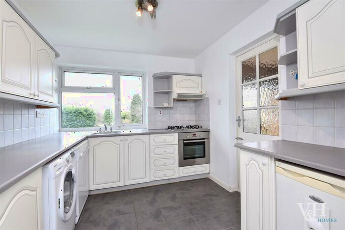 2 Bedroom Apartment For Sale In Woodfield Lane, Ashtead, KT21