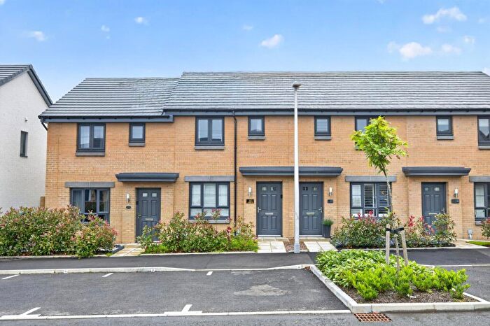 3 Bedroom End Of Terrace House To Rent In Pinedale Wynd, Aberdeen, AB15