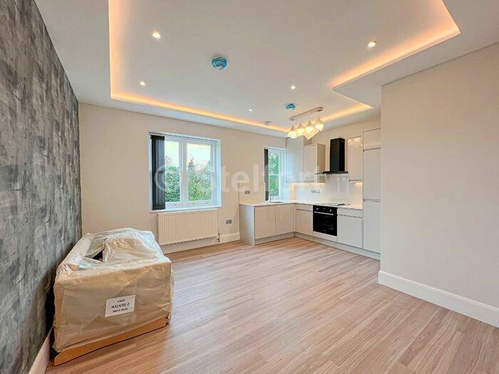 1 Bedroom Apartment To Rent In Camden Road, London, N7