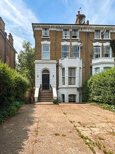 2 Bedroom Flat For Sale In Manor Park, London, SE13