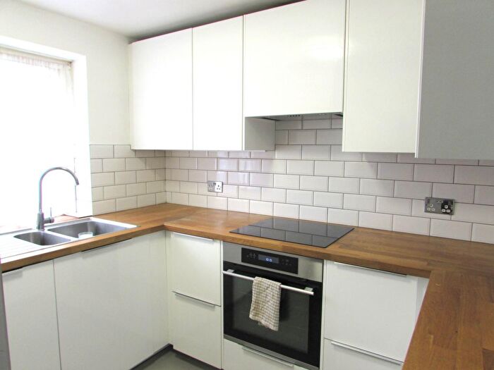 2 Bedroom Flat To Rent In Hawkins Close, Harrow, Middlesex, HA1