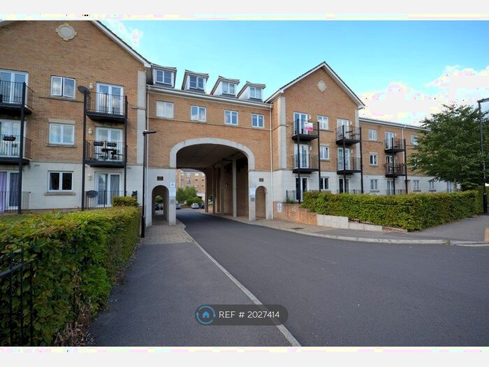 2 Bedroom Flat To Rent In The Dell, Southampton, SO15