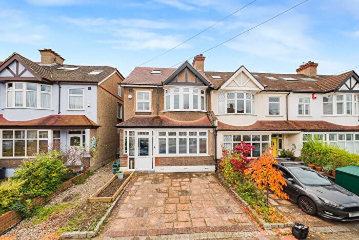 5 Bedroom End Of Terrace House For Sale In Eden Way, Beckenham, BR3
