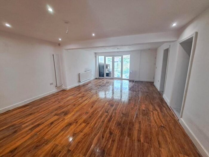 6 Bedroom End Terrace House To Rent In Uxbridge, UB10