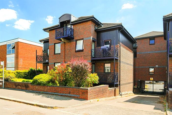 1 Bedroom Flat To Rent In Magnolia Lodge, Chingford Avenue, Chingford, E4