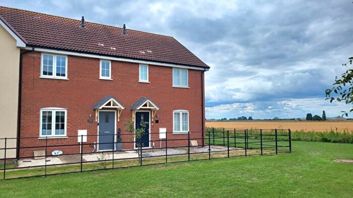 3 Bedroom Terraced House For Sale In Sandpiper Close, Crowland, Peterborough, PE6