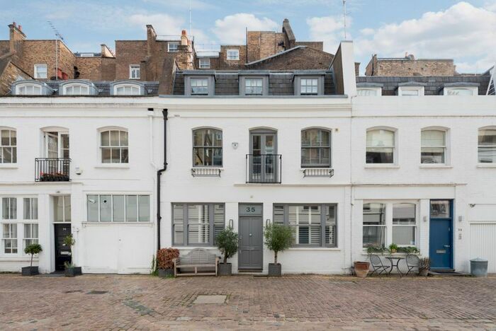 4 Bedroom Mews To Rent In Petersham Place, London, SW7