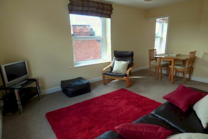 1 Bedroom Flat To Rent In Clifton Terrace, Taunton, TA2