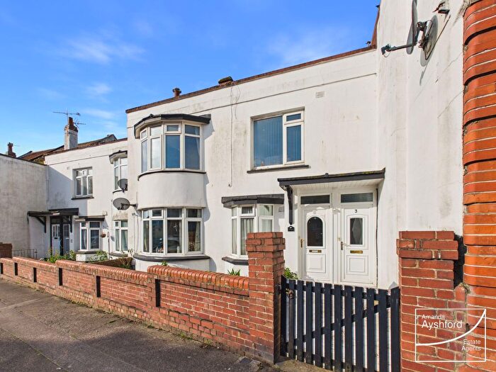 2 Bedroom Flat For Sale In Seaway Road, Preston, Paignton, TQ3