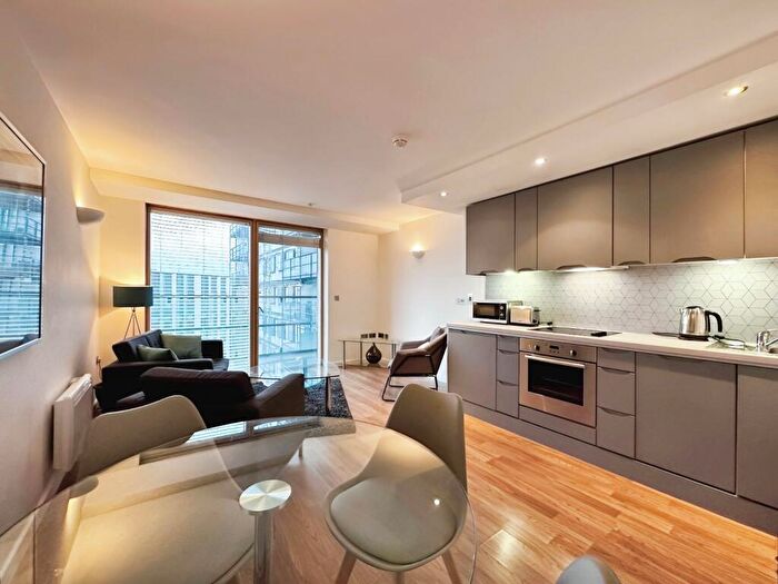 2 Bedroom Flat To Rent In West Point, Wellington Street, Leeds, West Yorkshire, LS1