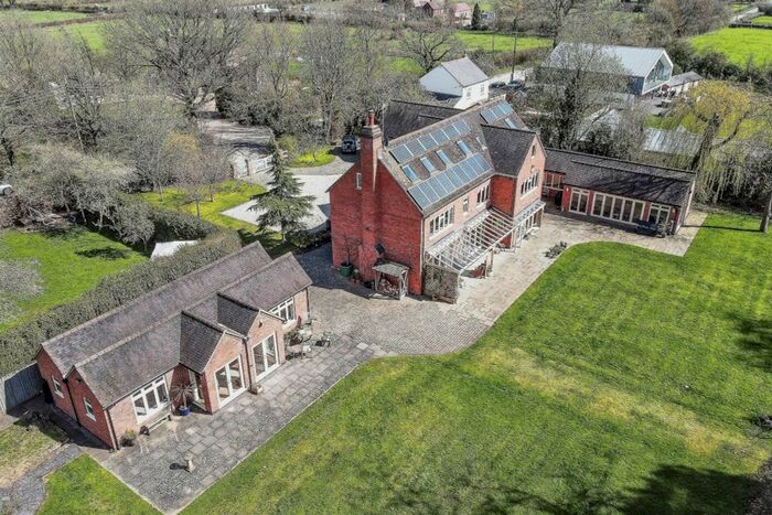 5 Bedroom Detached House For Sale In Hob Lane, Balsall Common, Coventry, CV7