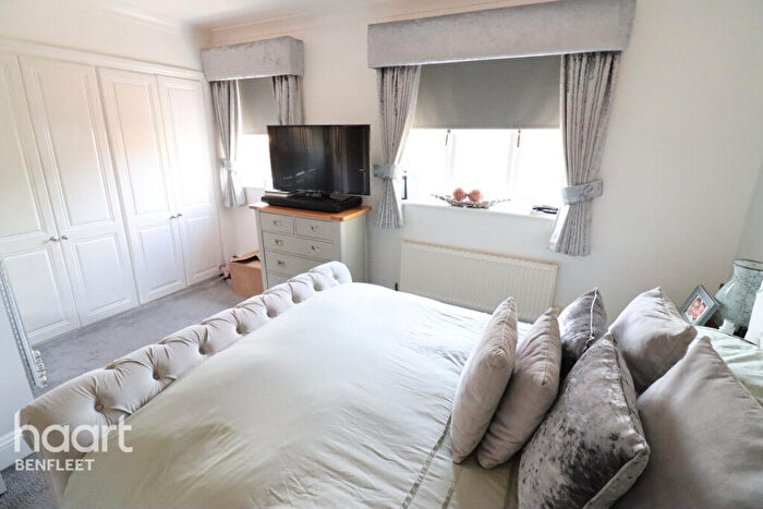 5 Bedroom Detached House For Sale In Azalea Mews, Canvey Island, SS8