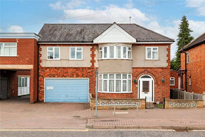 4 Bedroom Link Detached House For Sale In Sibson Road, Birstall, Leicester, LE4