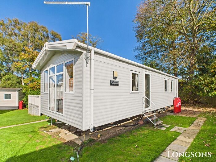 2 Bedroom Park Home For Sale In Ivyhouse Lane, Hastings, TN35