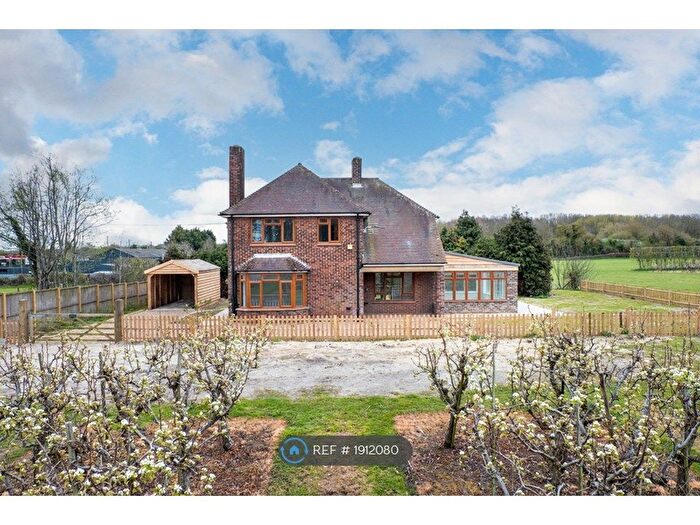 3 Bedroom Detached House To Rent In London Road, Sittingbourne, Teynham, ME9