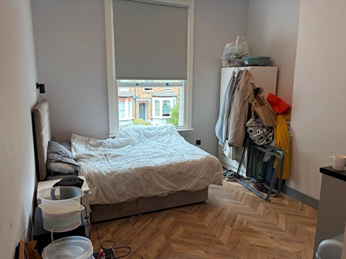 Studio To Rent In London, N7