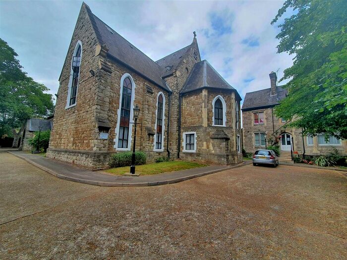 2 Bedroom Flat To Rent In Fore Street, London, N18