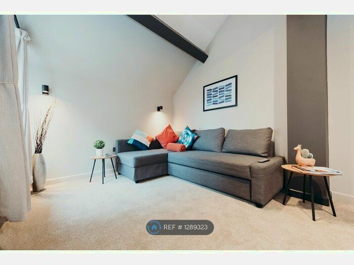 2 Bedroom Flat To Rent In Victoria Road, Tamworth B79