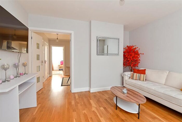 3 Bedroom Terraced House For Sale In Hilldene Avenue, Romford, Essex, RM3
